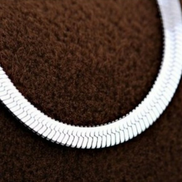 NEW 925 STERLING SILVER HERRINGBONE NECKLACE - Picture 3 of 5